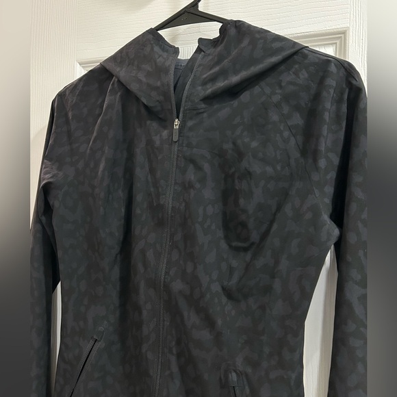 Lululemon Cross Chill Performance Jacket - Picture 3 of 5